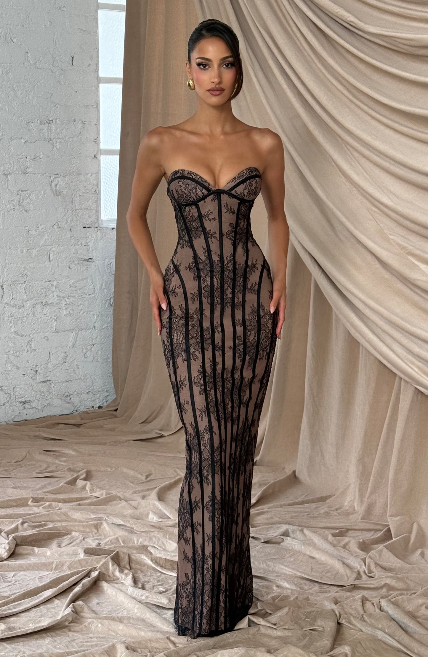 Serata | Lace Maxi Dress